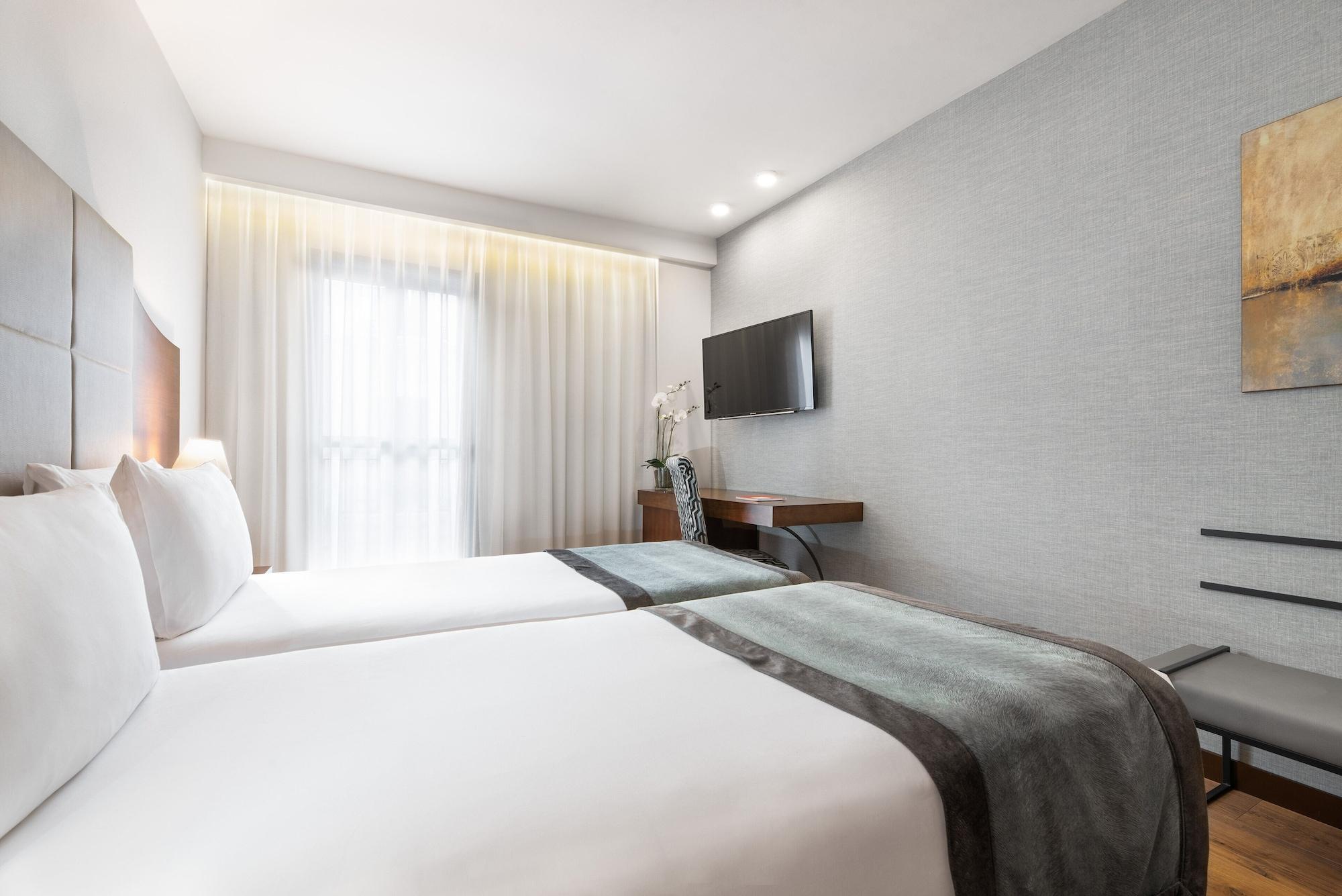 เอ็กเซ อโกรา กาเซเรส Hotel ภายนอก รูปภาพ